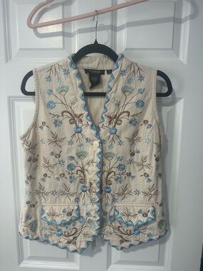 twiggy LONDON Beige Top with Blue Floral Embroidery